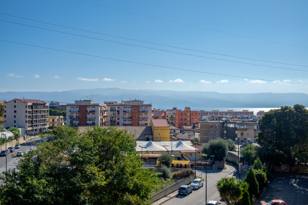 Messina - Rione Minissale vendita luminoso 4 vani piano 4°