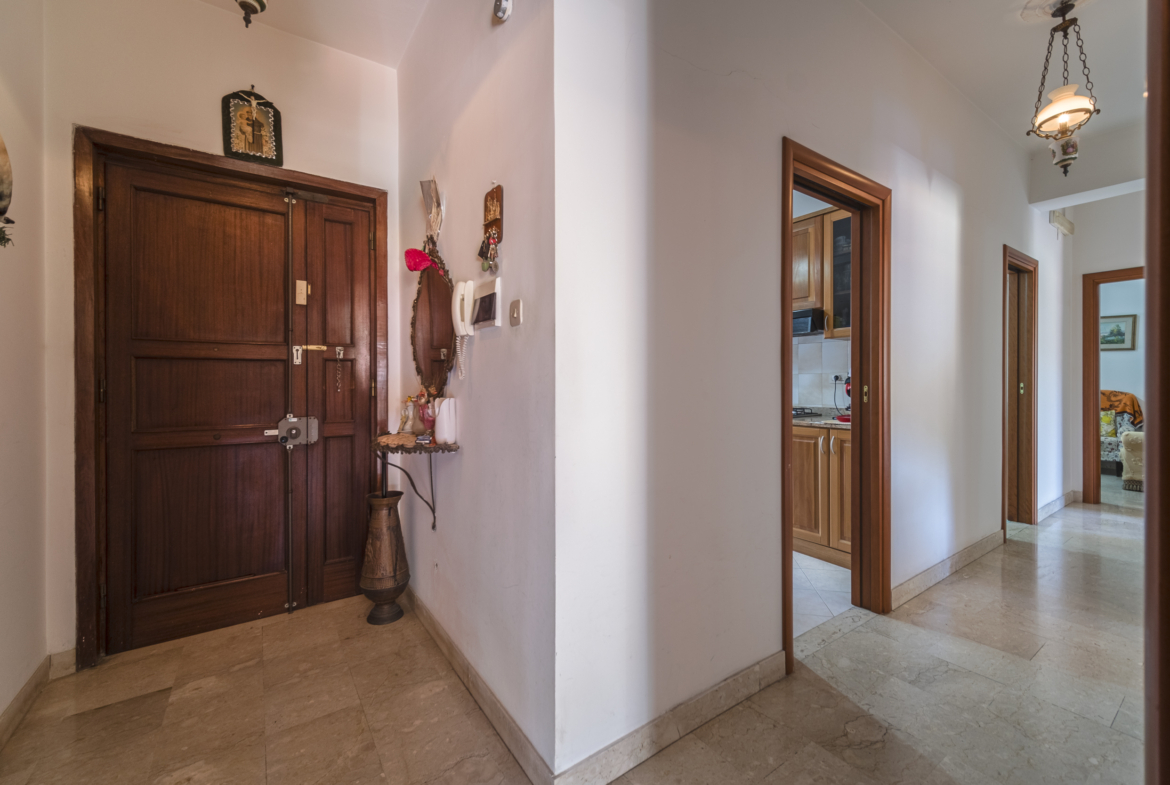 Via Comunale Santo | Luminoso 4 vani con ascensore e balconi