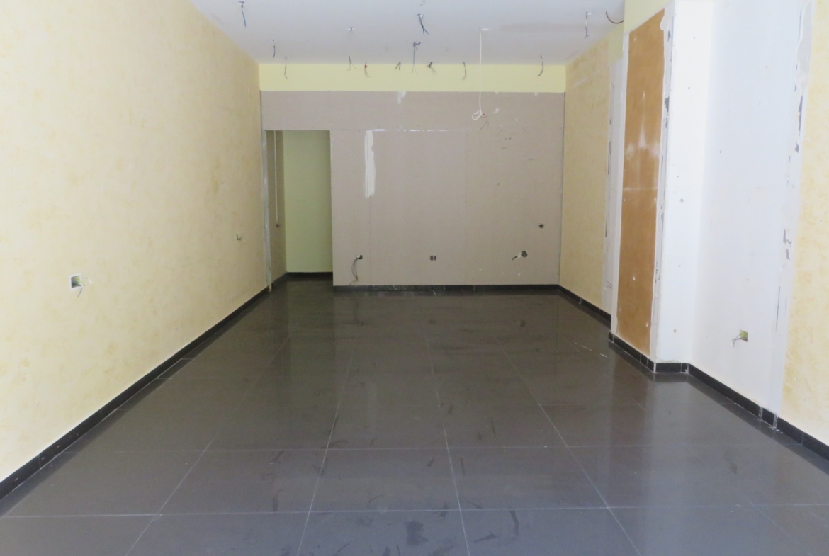 Via Camiciotti | locale commerciale mq. 42