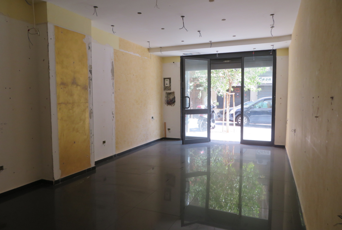 Via Camiciotti | locale commerciale mq. 42