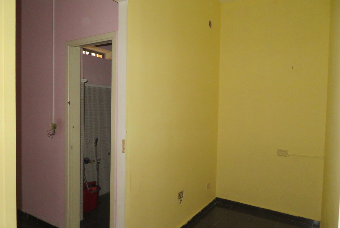 Via Camiciotti | locale commerciale mq. 42