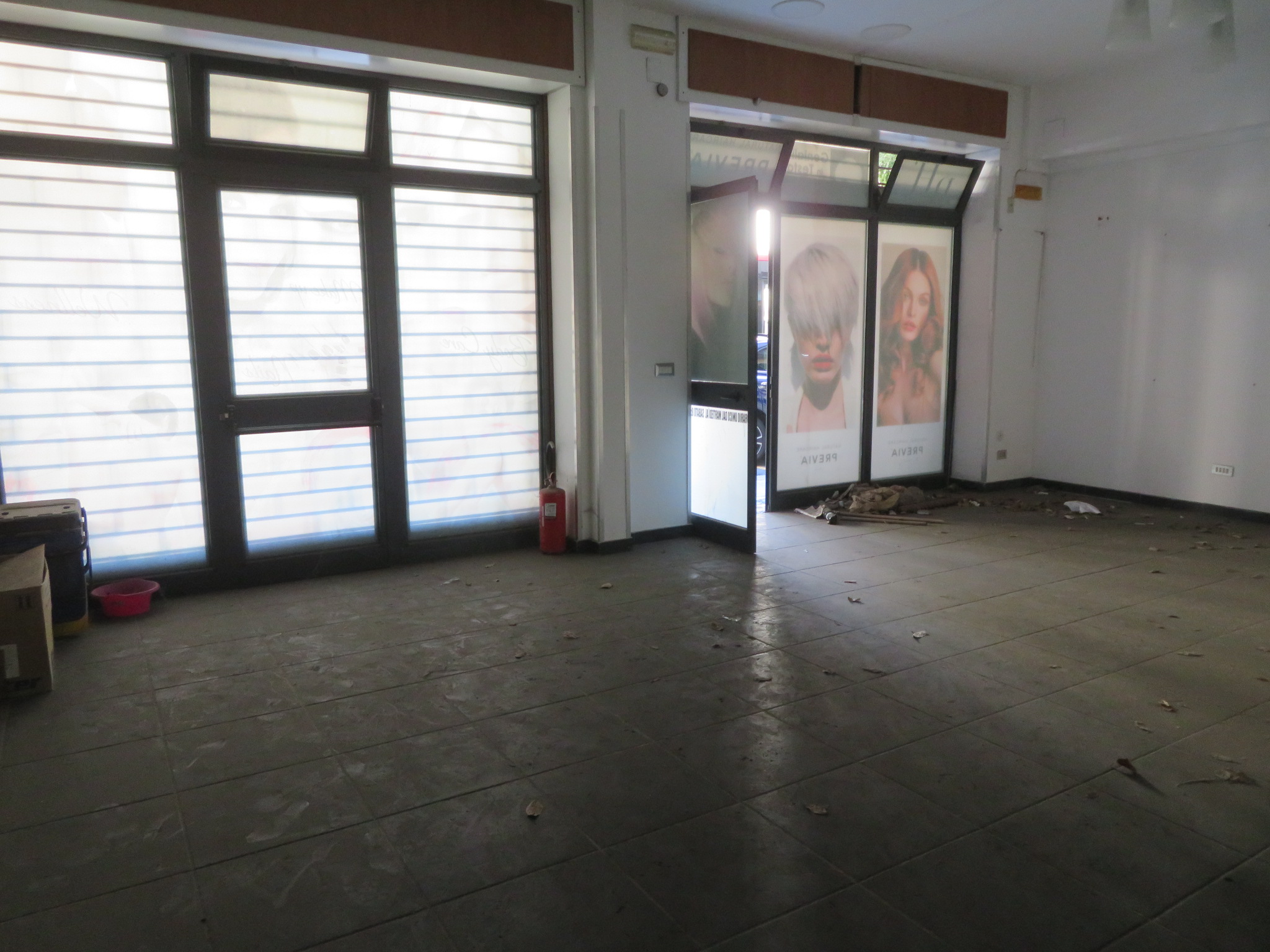 Via La Farina – Locale commerciale 58 mq. con 2 ampie vetrine