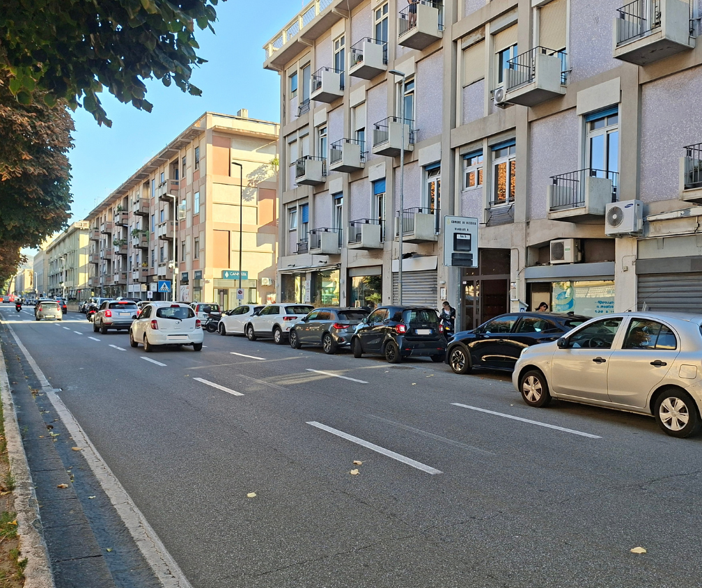 Locale commerciale – Via Garibaldi, centro storico